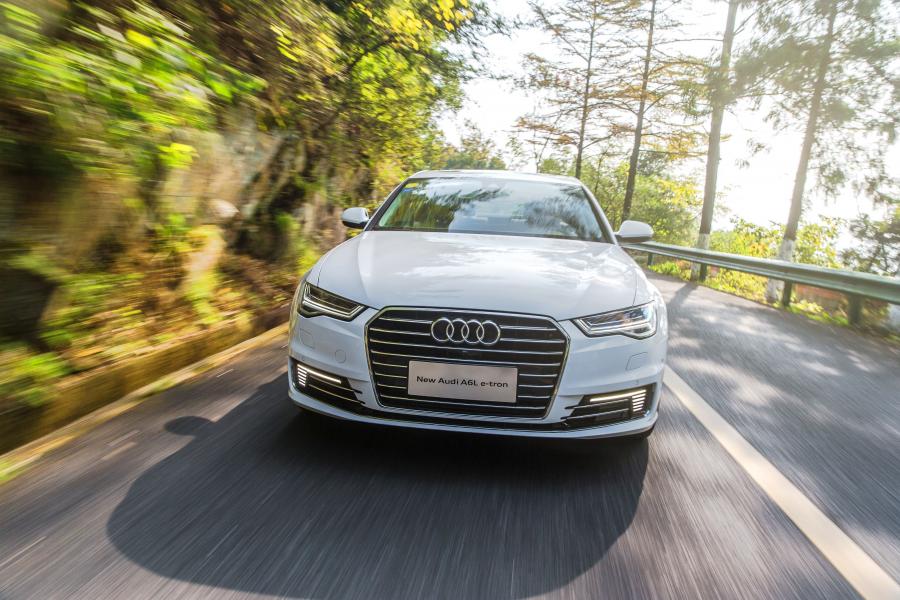  Audi A6 L 40 e-tron (4G, C7) 2016 года  (фото 24 из 32)